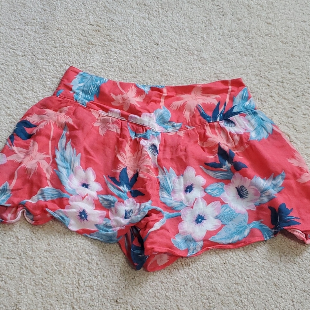 Flowy floral shorts